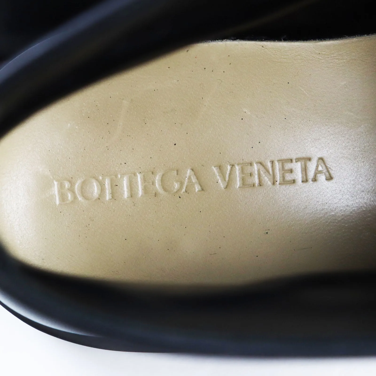 Bottega Veneta Leather Tire Desert Chukka Boots